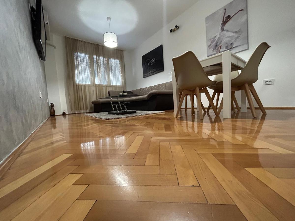Apartments Ciki ポドゴリツァ エクステリア 写真